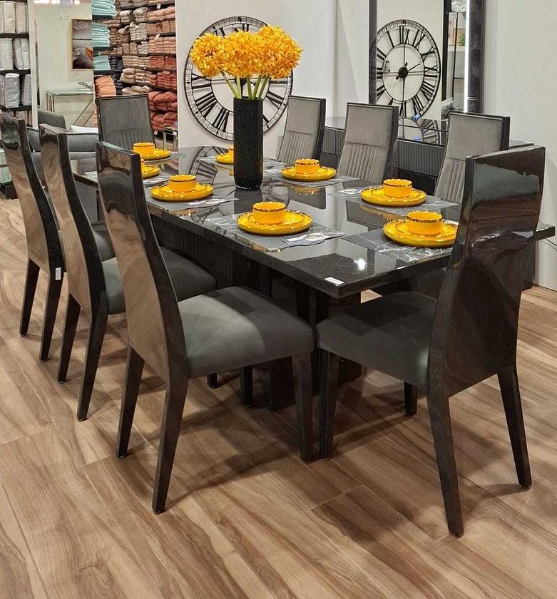 Dining table + 8 chairs image