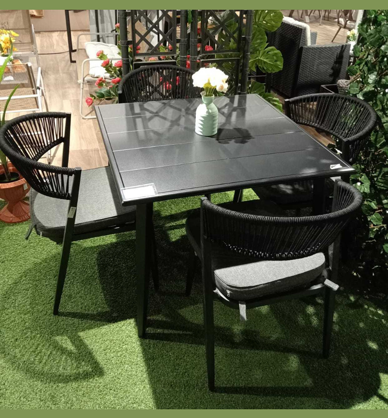 Garden dinning table + 4 image