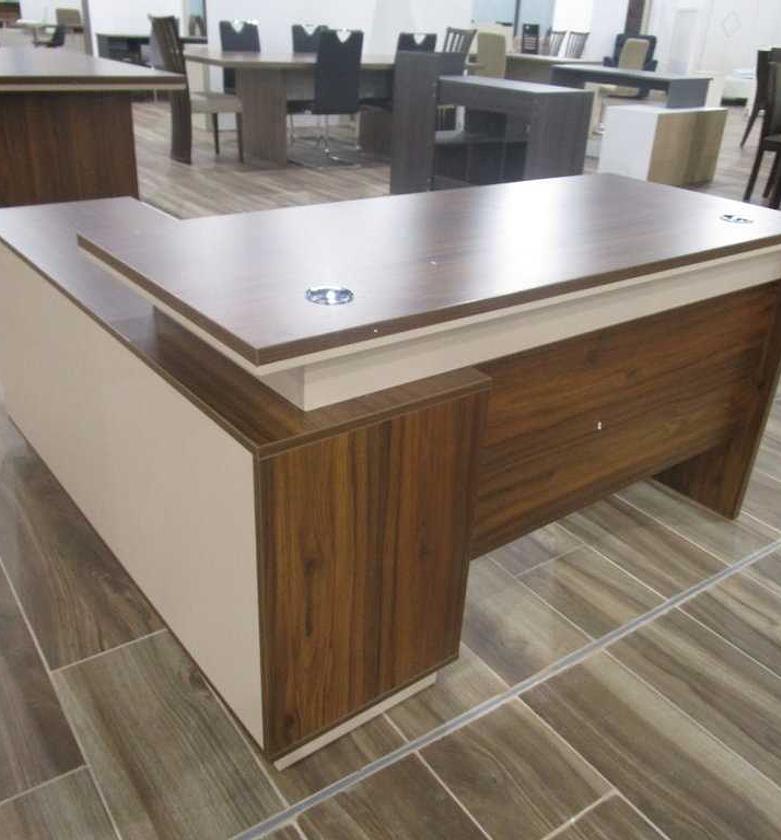 OFFICE TABLE 140X140X5 CM image