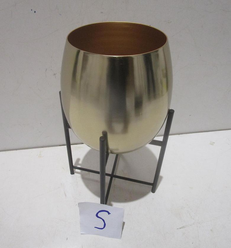 Pot indoor iron planter epl image