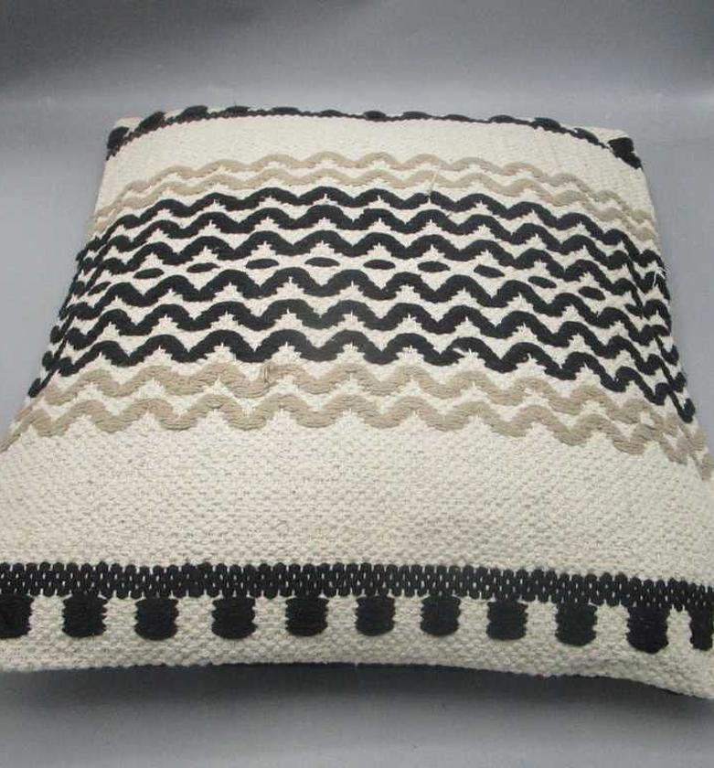 Cushion : front in cotton image