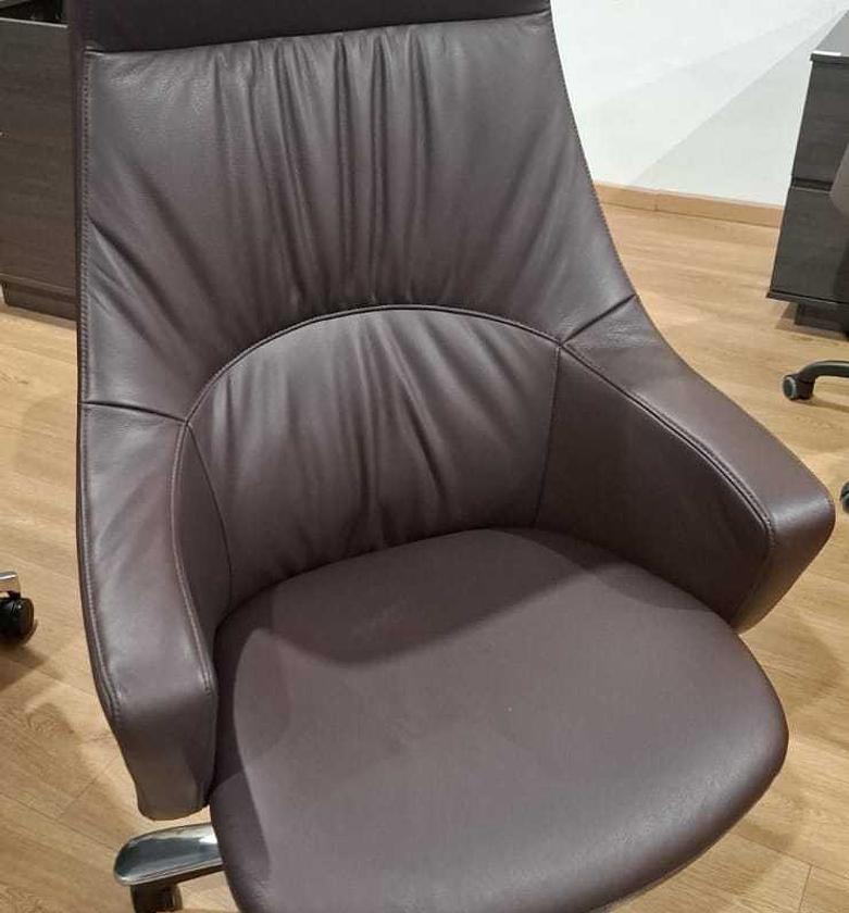 High back office chair leather image
