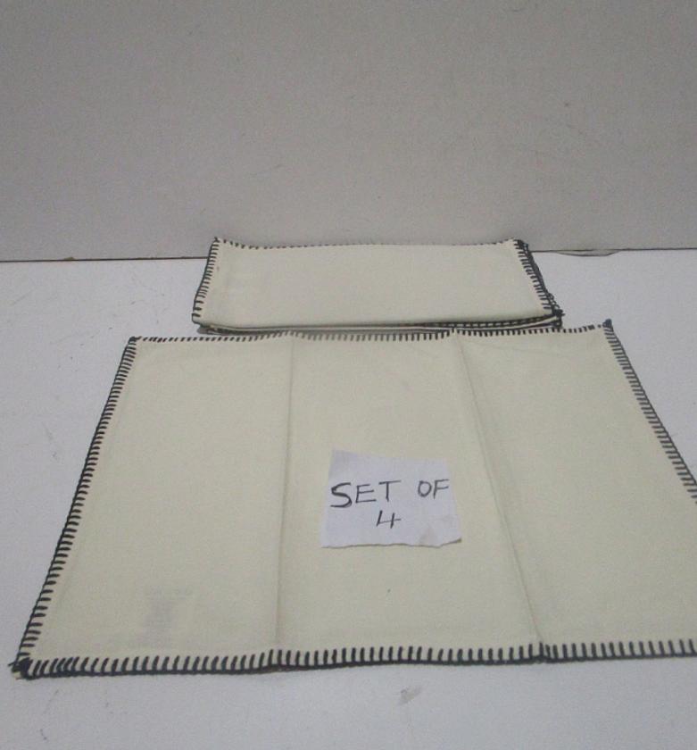 Set of 4 place matt image