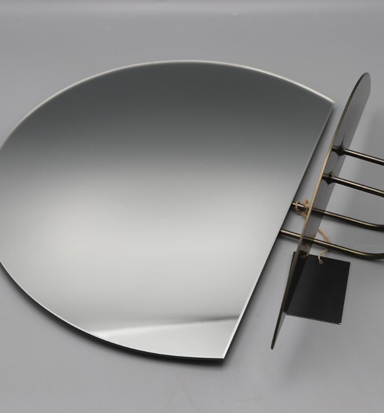 Round mirror with integra image