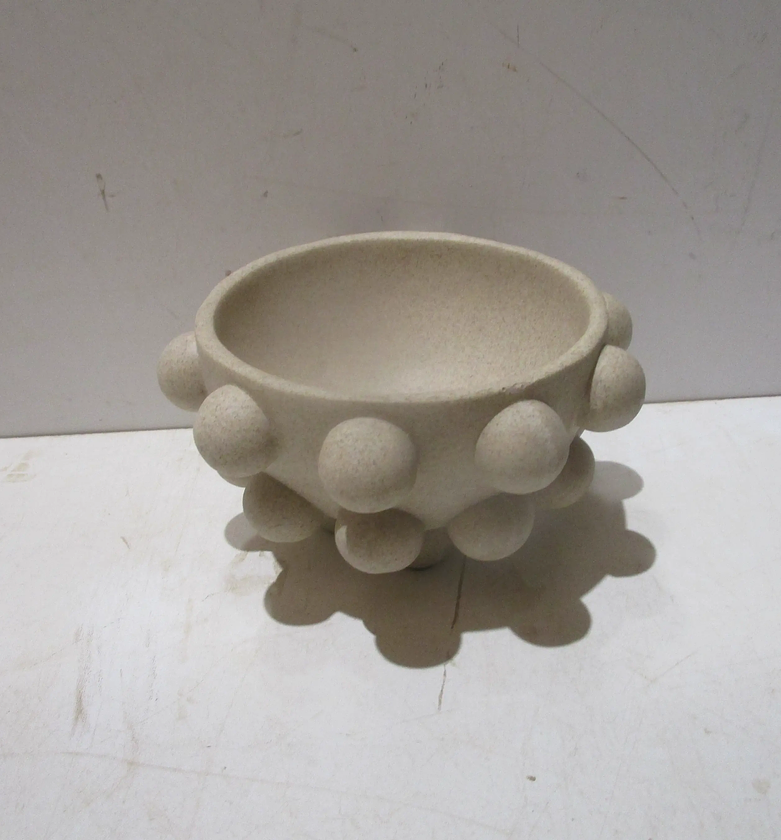 Bowl w ball, 1253g resin image