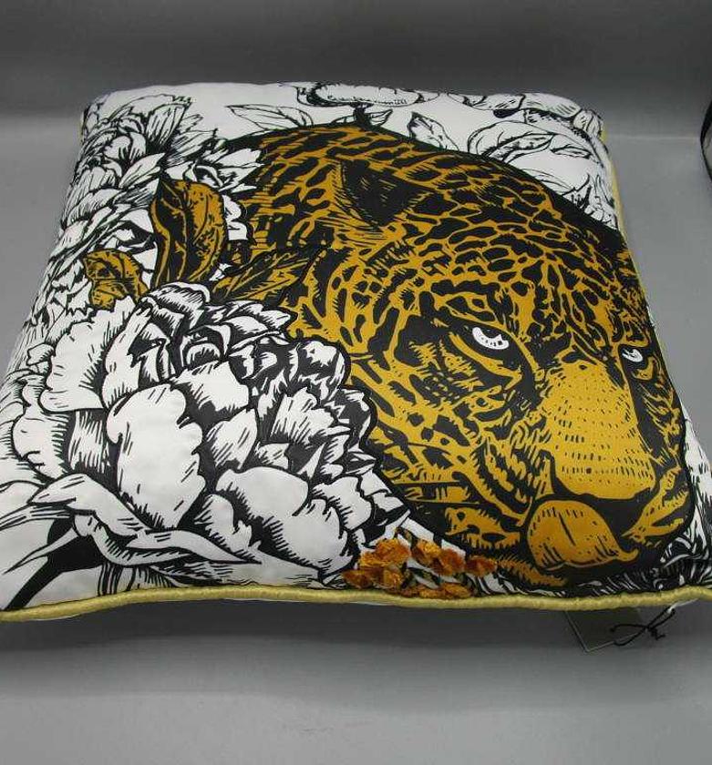 FRONT / BACK SUPERSATIN image