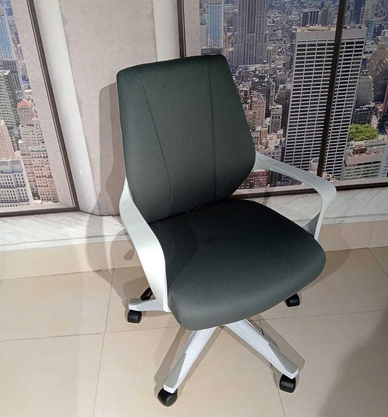 Low back office chair grey- image