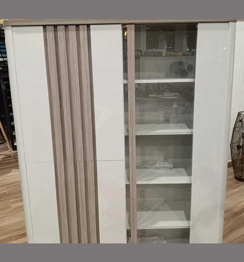 Glass cabinet 3 doors with pesaro-glass image