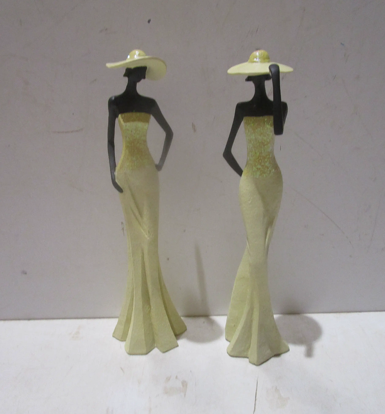 Statue lady, 2 assorted, 735g image