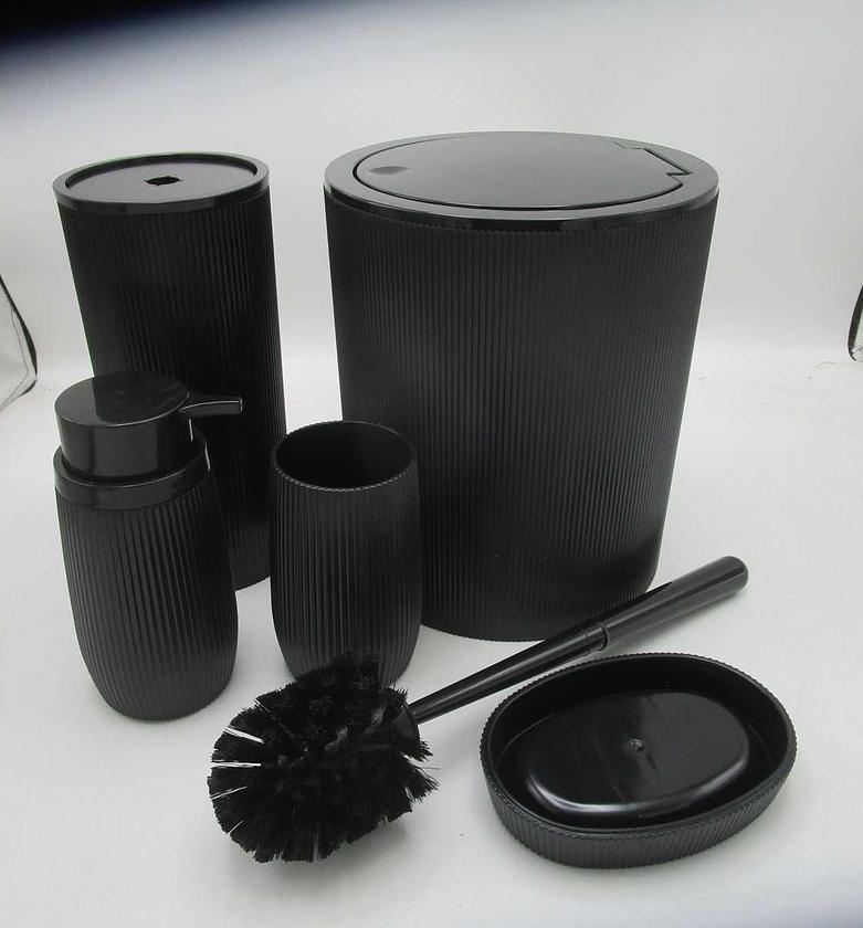 Bathroom set of fo 5 piec image