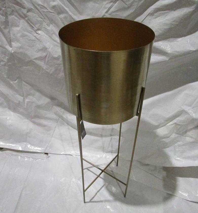 Pot standing metal gold c image
