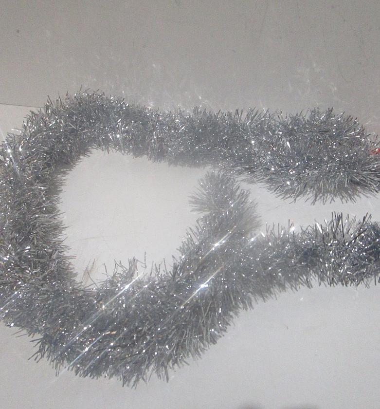 Glossy garland pet packing: image