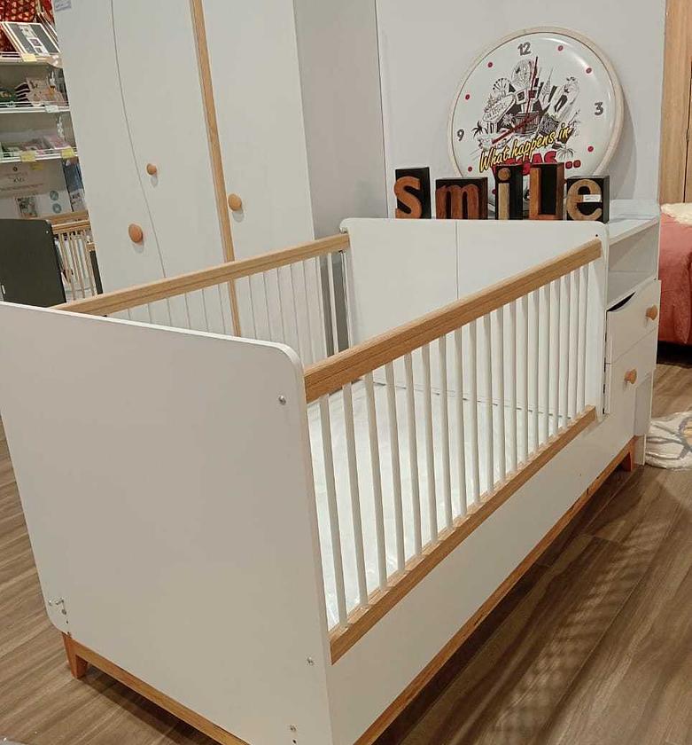 Bonitta baby crib with drawers image