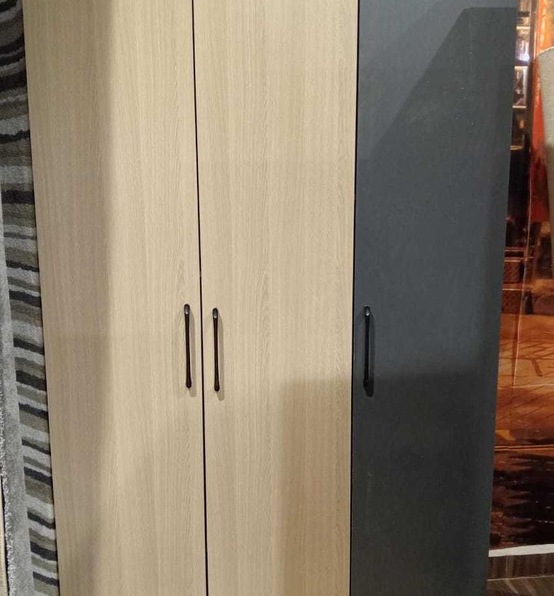 3-door wardrobe 15mm door image