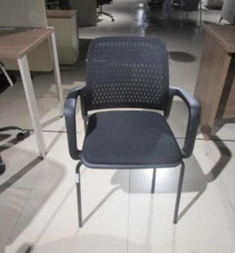 Vistor chair back:black
l image