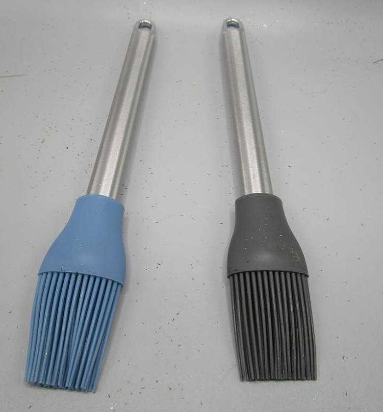 BRUSH SILICONE 28CM 2ASS image