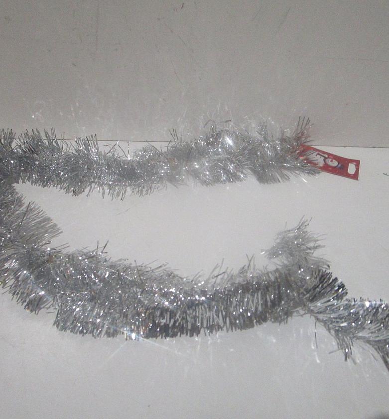 Glossy garland pet packing: image
