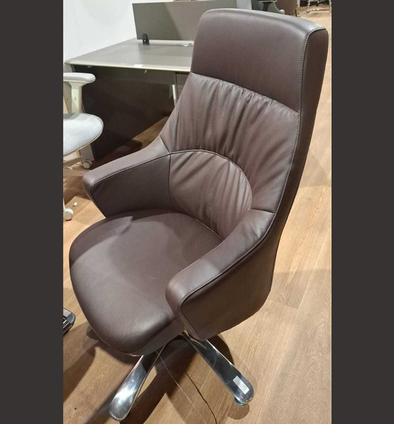 Visitor chair leather swivel image
