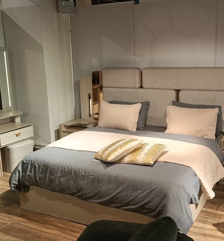 Bedroom set bed with 2 image