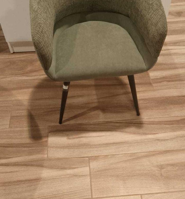 Chair, fabric, iron feet horizon image