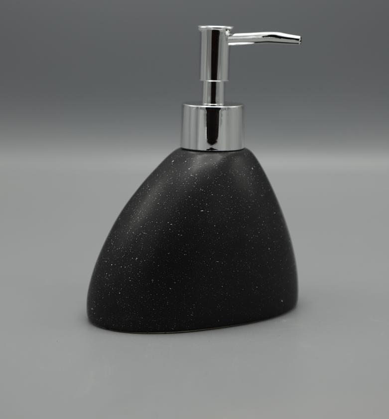 SOAP DISPENSER 11.7 x 7.9 image