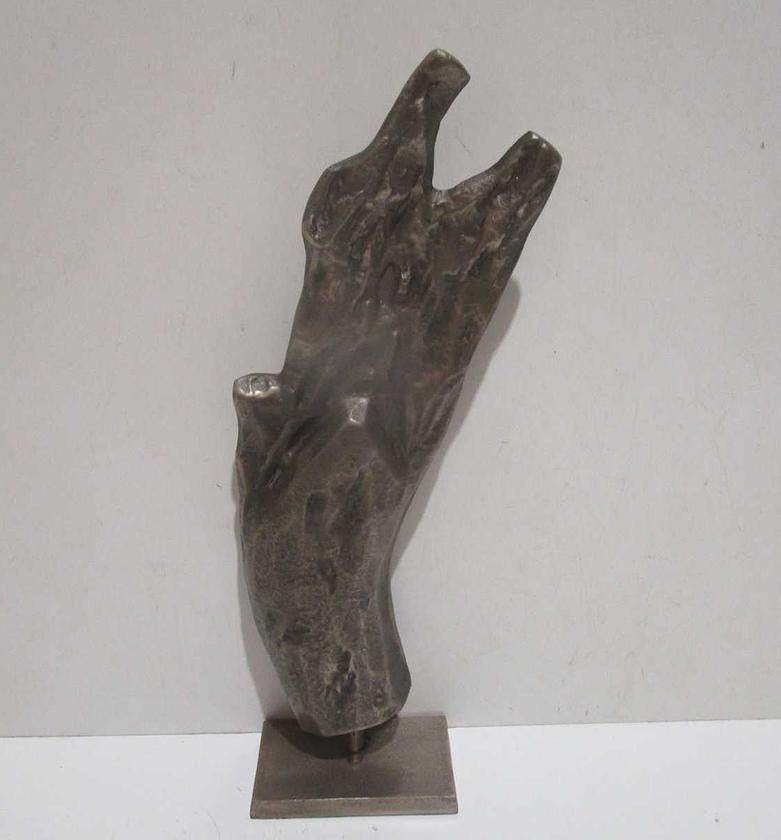 Statue aluminium rough finish image