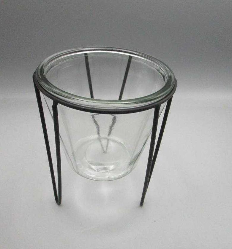 Vase with stand #ref:hc71 image