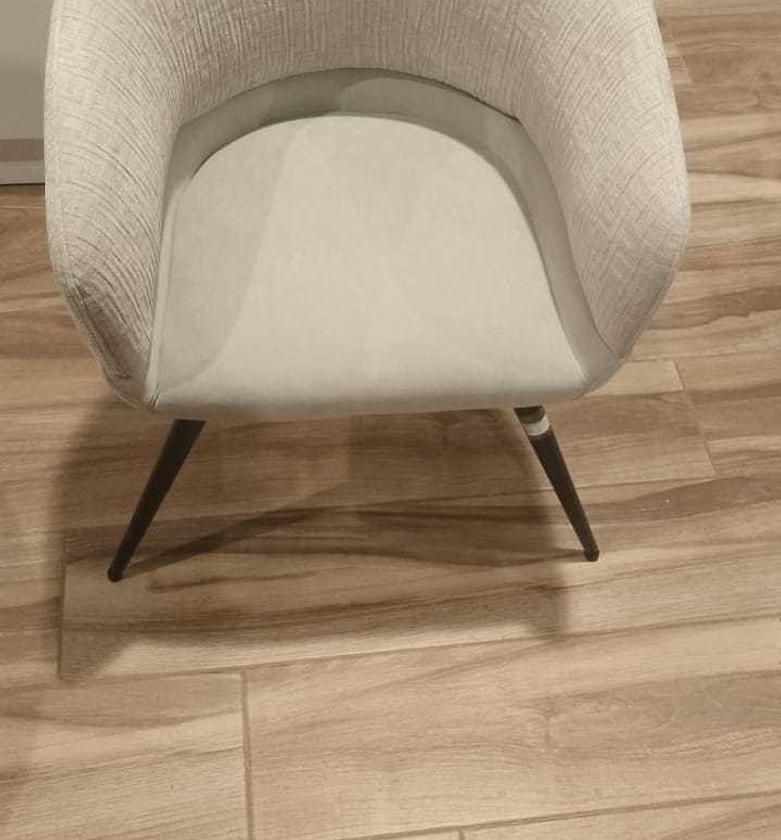 Chair, fabric, iron feet horizon image